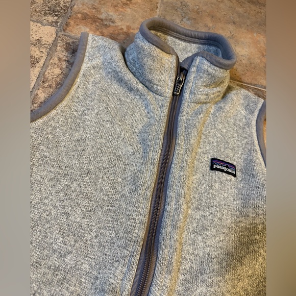 Patagonia zip up vest - Picture 4 of 8